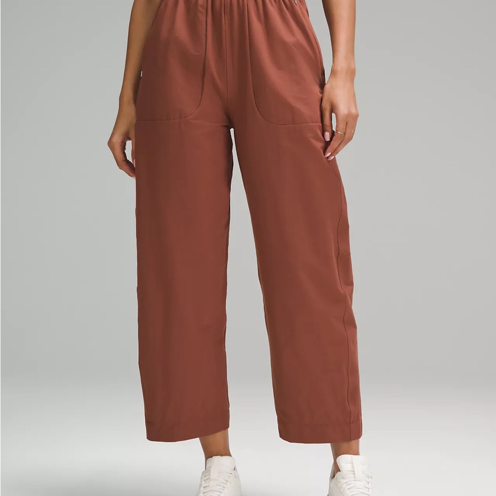 Lululemon Lightweight Mid-rise Barrel-leg Cropped Pants In Ancient Copper